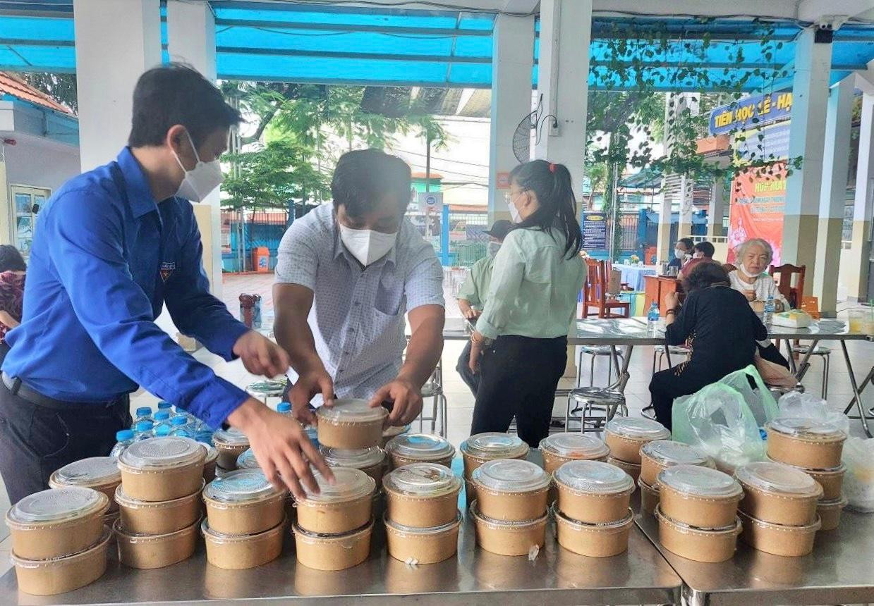 Hoa Sen Home giúp anh Phạm Hồng Phúc thực hiện tâm nguyện kết nối những mảnh đời khó khăn, lan tỏa yêu thương