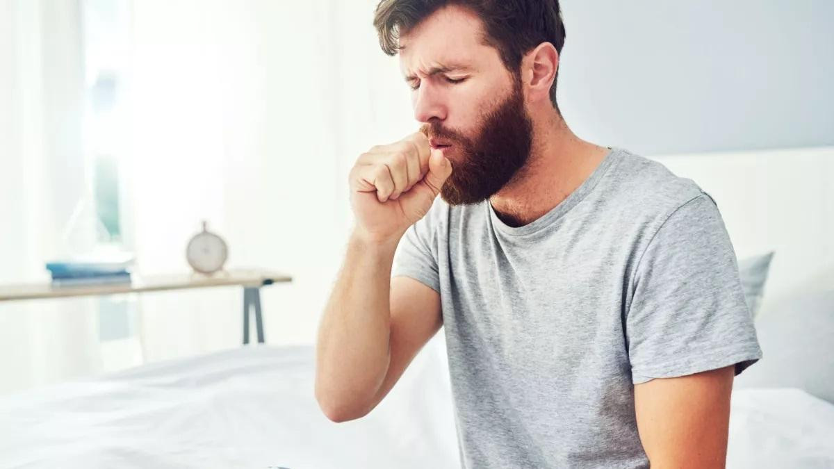 Cơn ho thực sự là dấu hiệu của một khối "quá to" đang phát triển gần phổi Cơn ho thực sự là dấu hiệu của một khối "quá to" đang phát triển gần phổi