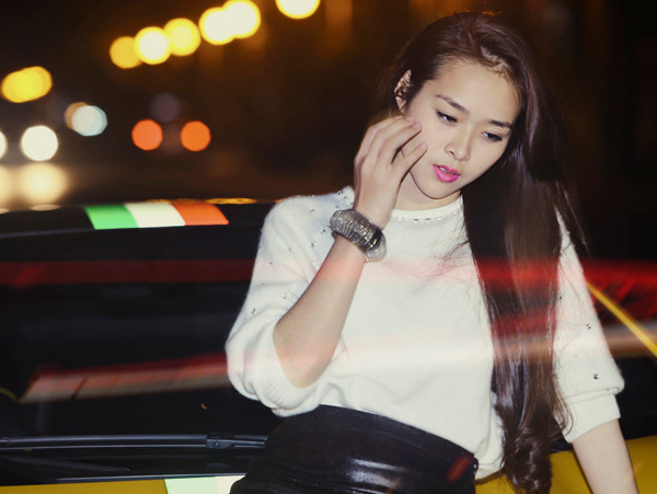 Ngọc Minh Idol tình tứ cùng hotgirl bên siêu xe 20 tỷ ảnh 2