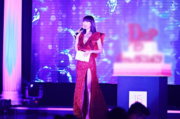 Hà Anh mặc váy lưới mỏng tang, lấp ló body nóng bỏng ảnh 7