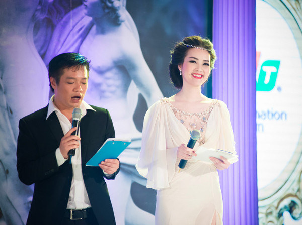 Á hậu Thụy Vân hóa 'nữ thần' Hy Lạp xinh đẹp ảnh 9