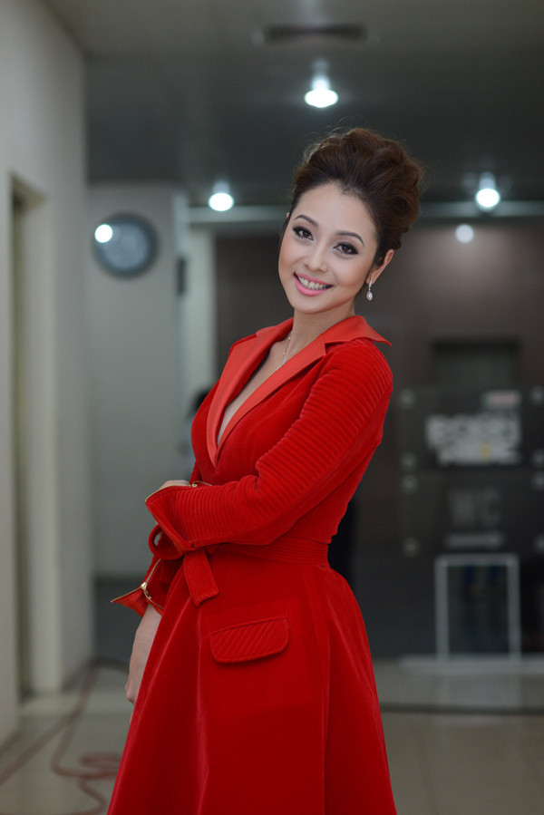 Jennifer Phạm lộng lẫy với đầm dạ hội kiểu cổ điển ảnh 3