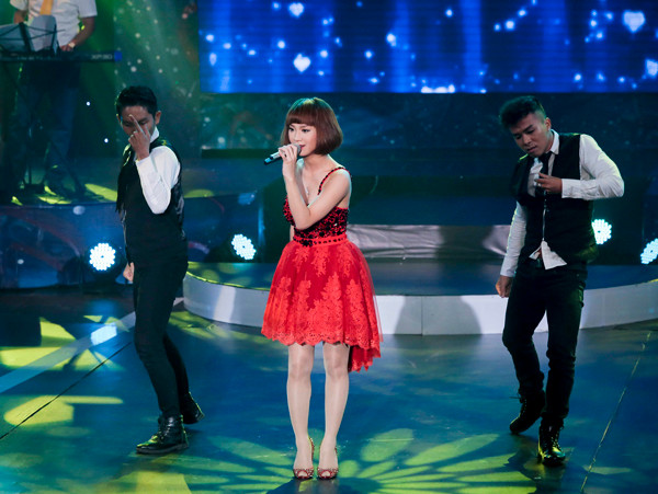 Trà My Idol xinh như búp bê với váy đỏ ảnh 5