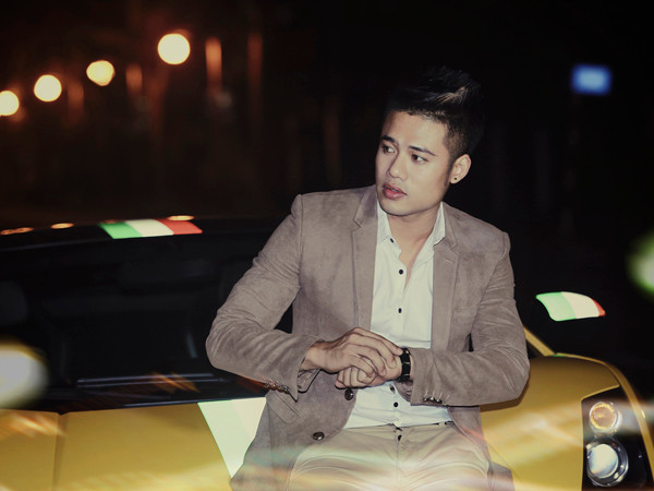 Ngọc Minh Idol tình tứ cùng hotgirl bên siêu xe 20 tỷ ảnh 6