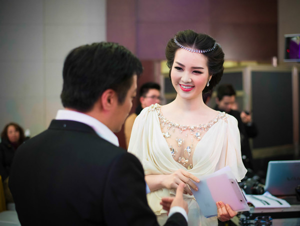 Á hậu Thụy Vân hóa 'nữ thần' Hy Lạp xinh đẹp ảnh 10