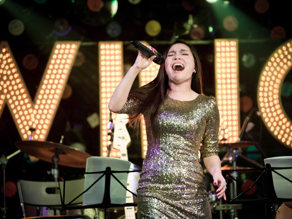 Ngọc Anh hát cực 'sung' trong minishow ảnh 7