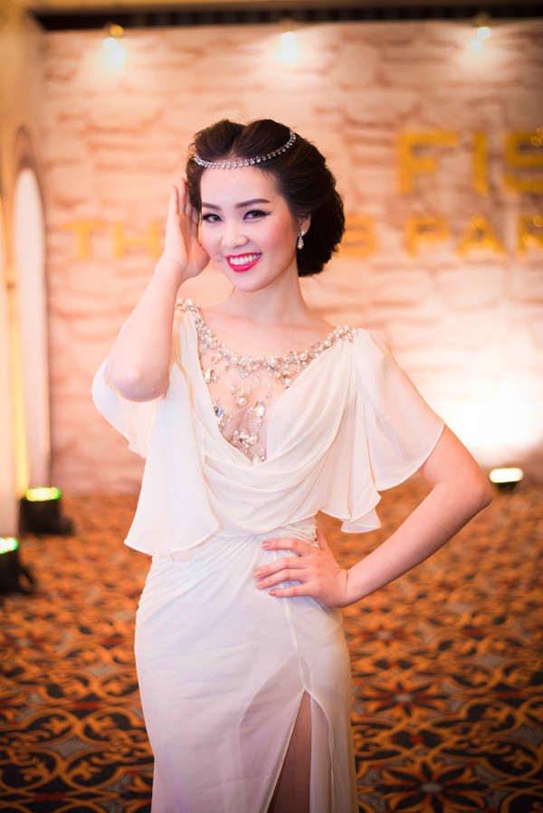 Á hậu Thụy Vân hóa 'nữ thần' Hy Lạp xinh đẹp ảnh 5