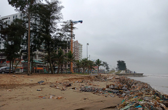 'Bẫy' đá hộc, lưới sắt B40 giăng trên bãi biển Sầm Sơn ảnh 7