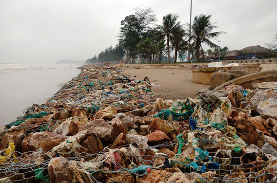 'Bẫy' đá hộc, lưới sắt B40 giăng trên bãi biển Sầm Sơn ảnh 3