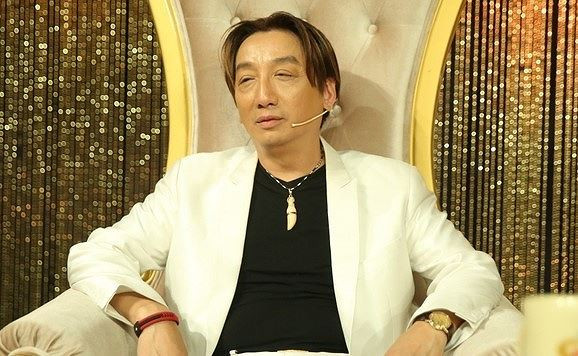 Showbiz 31/3: Ca sĩ Việt giải nghệ vì ung thư, mắt gần như đã mù ảnh 3