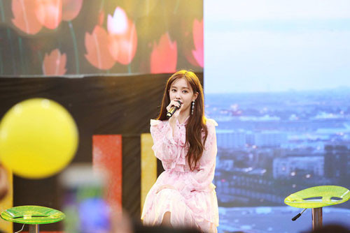 Showbiz 31/3: Ca sĩ Việt giải nghệ vì ung thư, mắt gần như đã mù ảnh 4