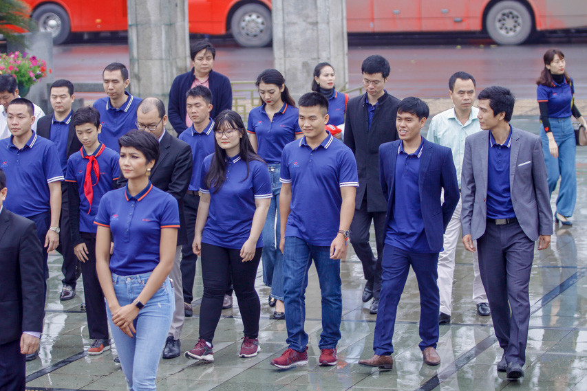 Xướng tên H'hen Niê, Quang Hải trong top 10 Gương mặt trẻ Việt Nam tiêu biểu ảnh 57 Xướng tên H'hen Niê, Quang Hải trong top 10 Gương mặt trẻ Việt Nam tiêu biểu ảnh 57