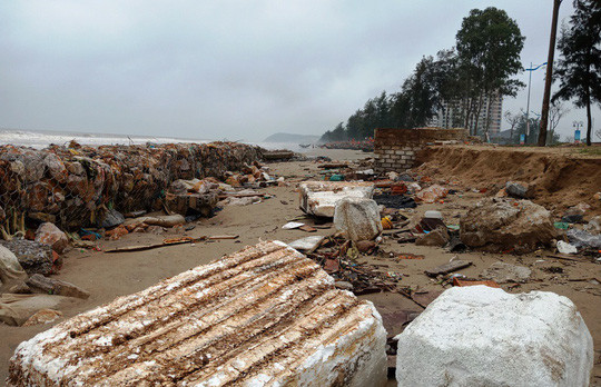 'Bẫy' đá hộc, lưới sắt B40 giăng trên bãi biển Sầm Sơn ảnh 5