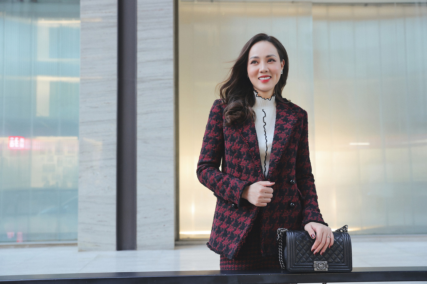 Từ khi NSND Công Lý đổ bệnh, Ngọc Hà phải xoay xở để trở thành trụ cột kinh tế của gia đình.