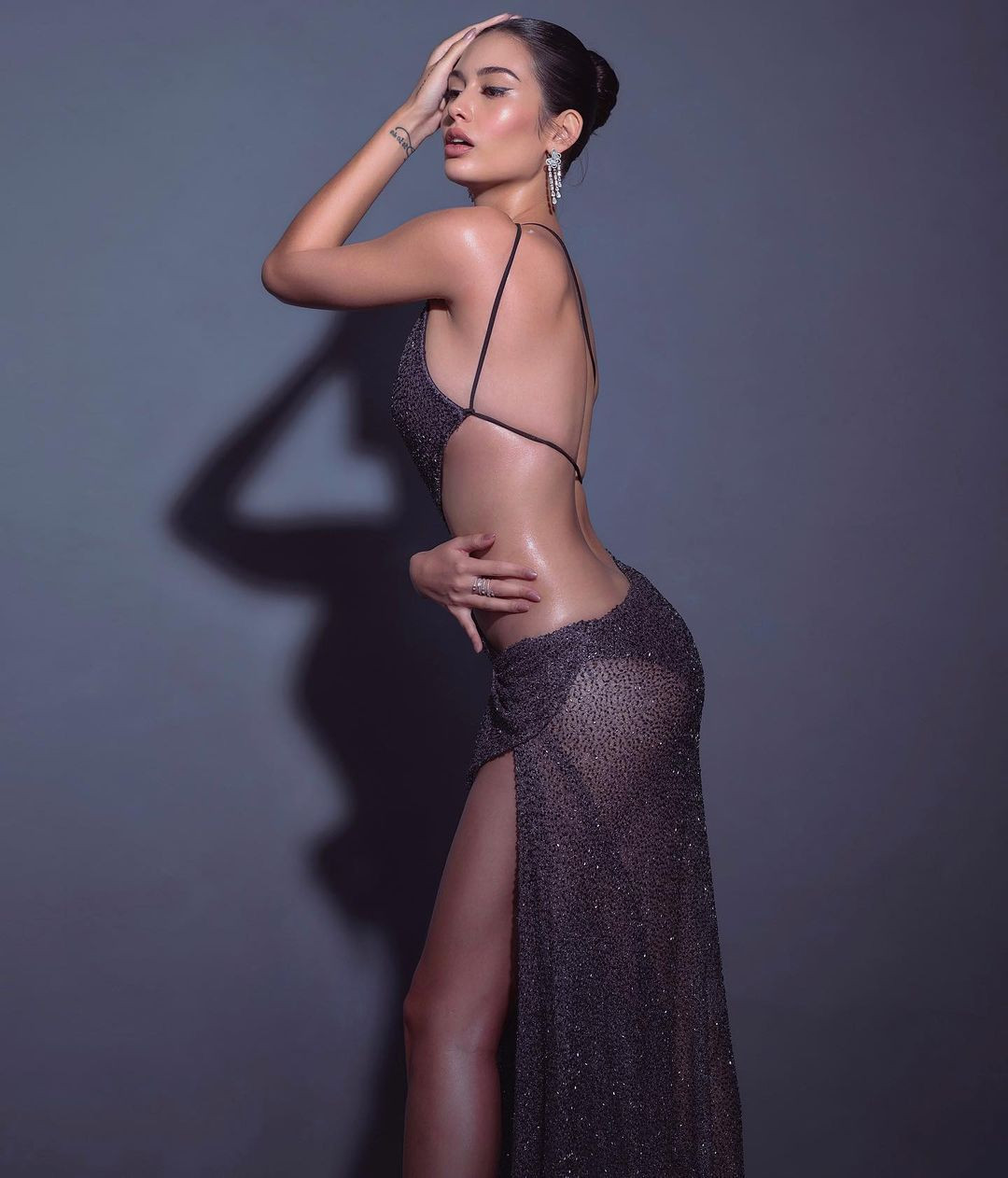 Celeste Cortesi từng giành danh hiệu Miss Earth Philippines 2018 và sau đó đại diện cho quốc gia tham dự Miss Earth 2018 tại chính quê nhà của cô. Tại cuộc thi này, Celeste Cortesi được đánh giá cao và vào top 8. Cô được cho là có kinh nghiệm thi sắc đẹp, có cách tạo dáng chuyên nghiệp.