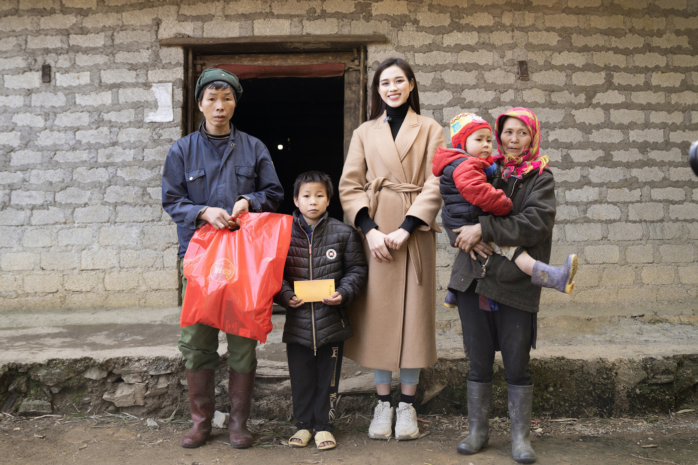 Kết thúc nhiệm kỳ 2 năm đương nhiệm của mình, Đỗ Thị Hà vẫn đầy trăn trở với các dự án từ thiện cá nhân. Cô ấp ủ mang tới cho học sinh nghèo điều kiện tốt hơn để theo đuổi con đường học tập trong tương lai.