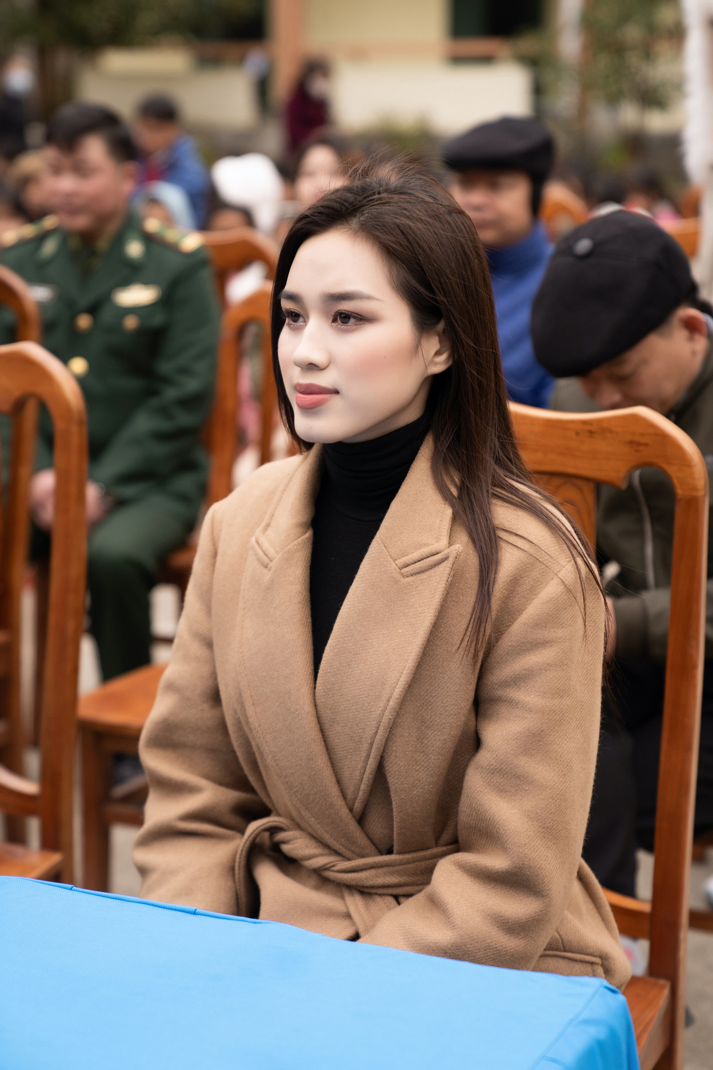 Sau hơn 2 tuần khép lại nhiệm kỳ Hoa hậu Việt Nam, Đỗ Thị Hà quay trở về với công việc học tập và tích cực trong công tác thiện nguyện. Ngày 7/1, cô đã có chuyến đi đến xã Tùng Vài, huyện Quản Bạ, tỉnh Hà Giang với chương trình mang tên Tết hạnh phúc - Thắp sáng tri thức vùng cao.