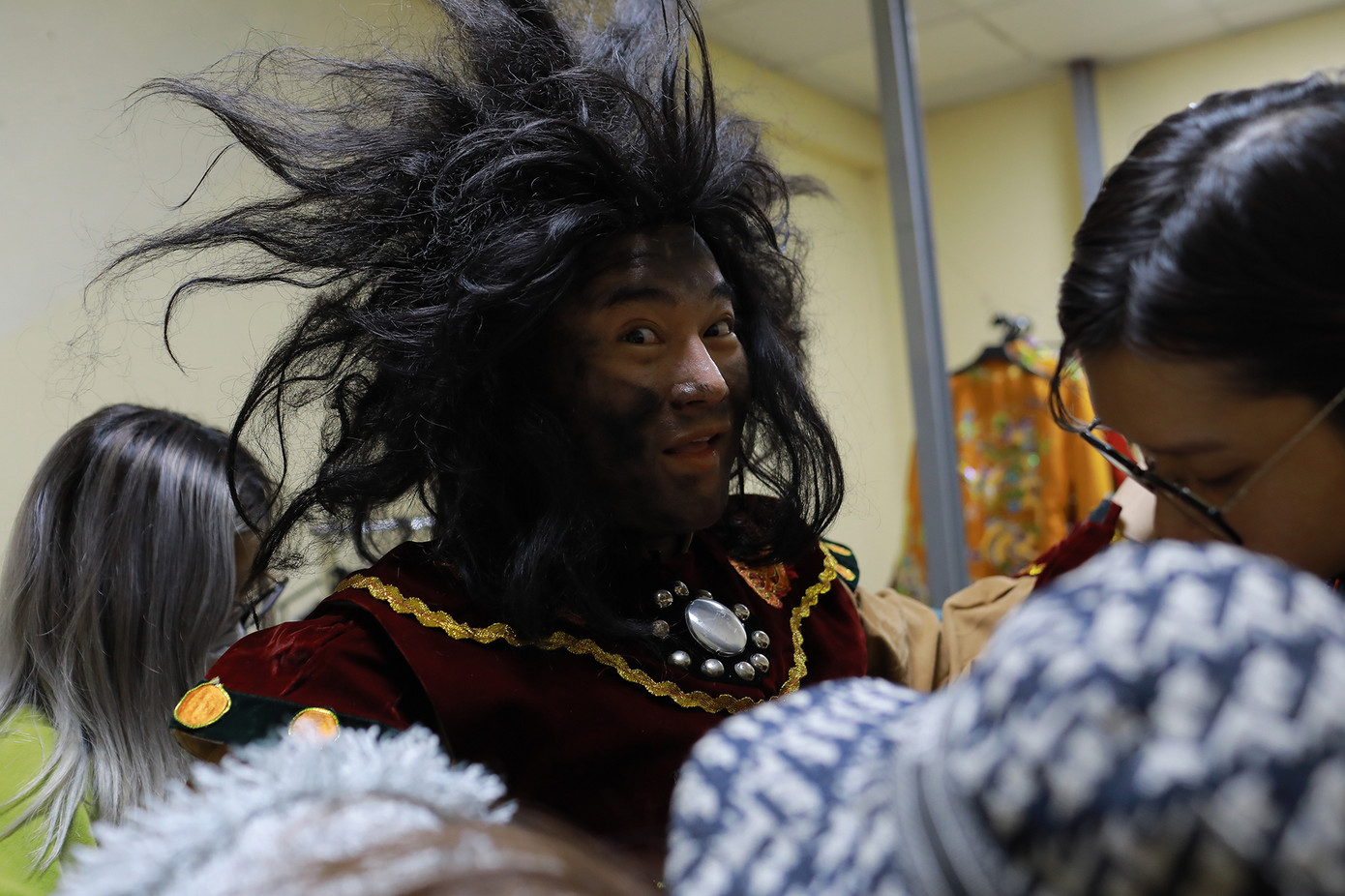 Ca sĩ Minh Quân vẫn đảm nhận vai diễn Thiên Lôi trong Táo Quân 2023. Anh mất nhiều thời gian để làm tóc và trang điểm trước khi lên sân khấu. Không chỉ tham gia diễn xuất, ca sĩ Minh Quân đảm nhận phần thu âm, soạn lời, dàn dựng âm nhạc.