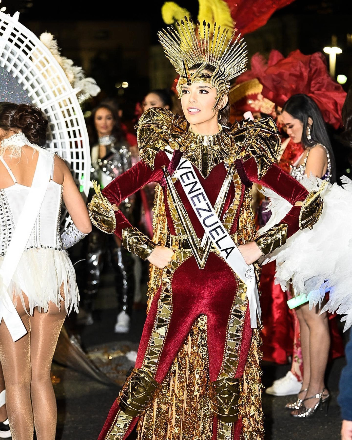 Đại diện Venezuela cũng được xem là ứng viên mạnh của khu vực Mỹ Latinh. Cô được kỳ vọng giúp cho "cường quốc sắc đẹp" Venezuela khởi sắc sau nhiều năm im ắng ở đấu trường Miss Universe.