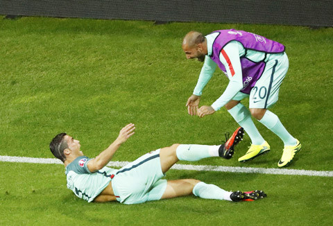 Ronaldo từng gieo rắc kinh hoàng trên đất Pháp ảnh 1