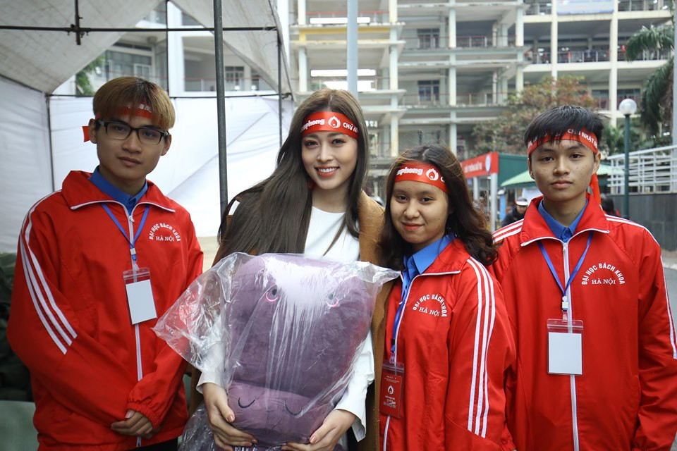 Chủ nhật Đỏ tô đậm triết lý sống nhân ái của người Việt Nam ảnh 4