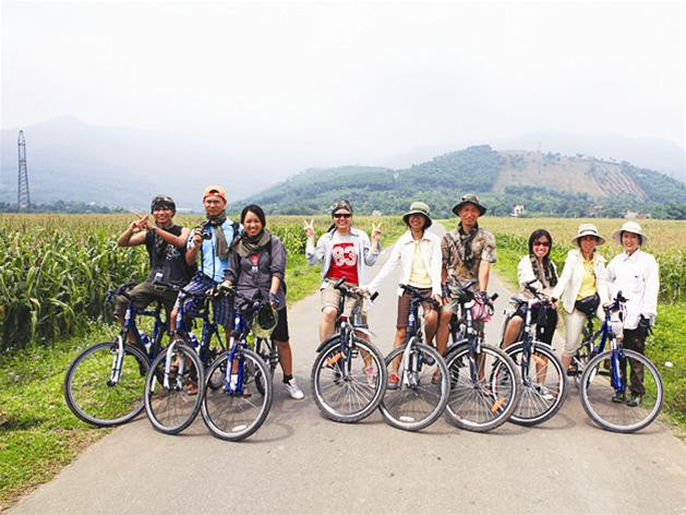 Ê mông trong chuyến đi Đồng Mô