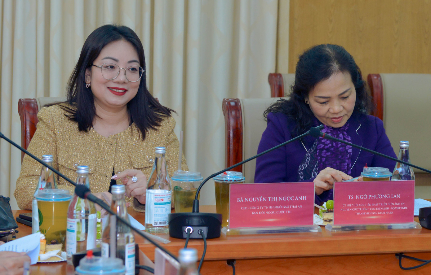 Bà Nguyễn Thị Ngọc Anh (trái) - CEO Ngôi sao Thái An - đại diện Ban đối ngoại cuộc thi. Bà Nguyễn Thị Ngọc Anh (trái) - CEO Ngôi sao Thái An - đại diện Ban đối ngoại cuộc thi.