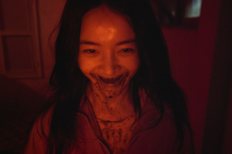 Tạo hình ghê rợn của dàn diễn viên trong phim Dưới đáy hồ.