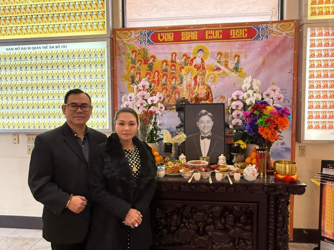 Nghệ sĩ Ngọc Huyền tới viếng Quý Bình.