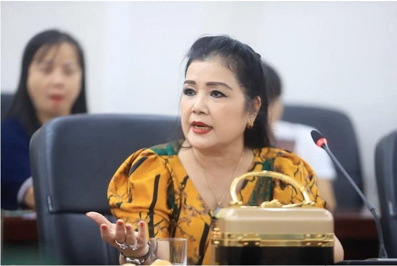 NSND Lệ Ngọc không chỉ là chủ tịch sân khấu Lệ Ngọc mà còn là Chi hội trưởng Chi hội Nữ trí thức Khối Văn hóa Nghệ thuật, Hội Nữ trí thức Việt Nam. NSND Lệ Ngọc không chỉ là chủ tịch sân khấu Lệ Ngọc mà còn là Chi hội trưởng Chi hội Nữ trí thức Khối Văn hóa Nghệ thuật, Hội Nữ trí thức Việt Nam.