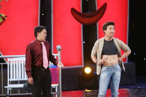 Hội ngộ danh hài: Việt Hương cặp kè trai trẻ, Trấn Thanh 'gặm cỏ non' ảnh 4