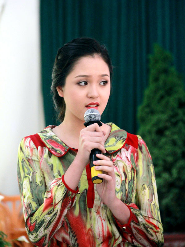 Á hậu Việt Nam 2012 Đõ Hoàng Anh