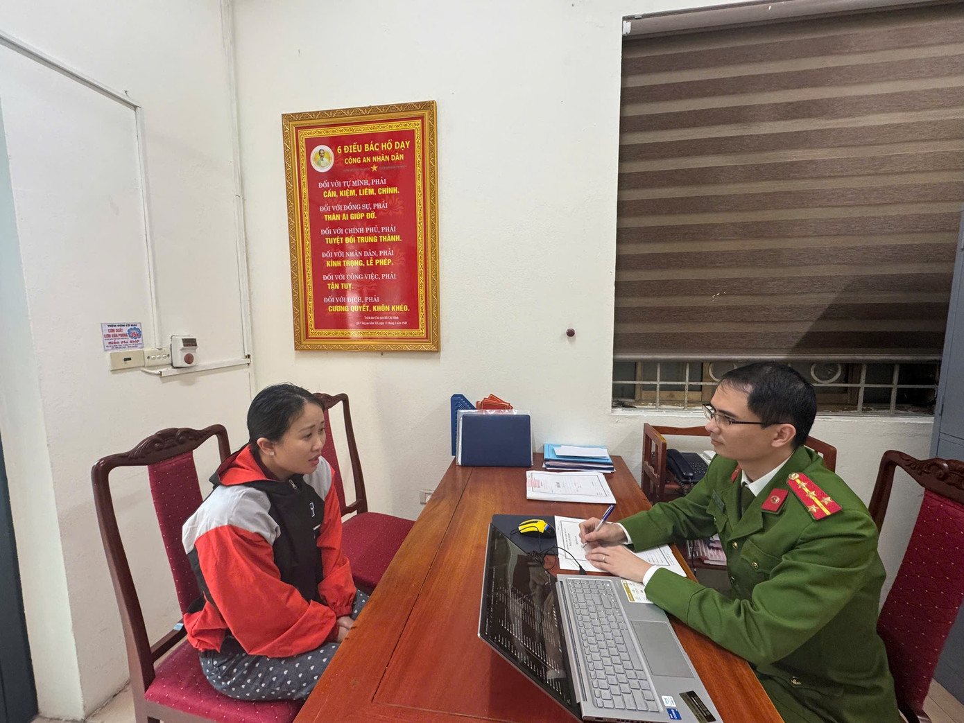 Nguyễn Thị Gái tại cơ quan công an