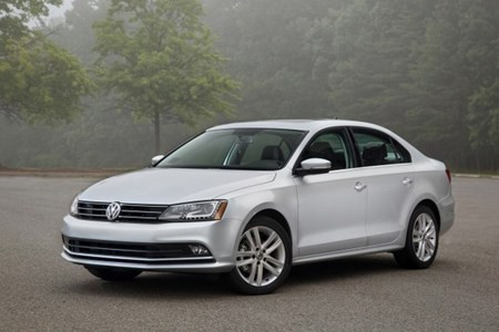 Điểm danh 10 mẫu sedan 2015 có giá 'đáng yêu' ảnh 1