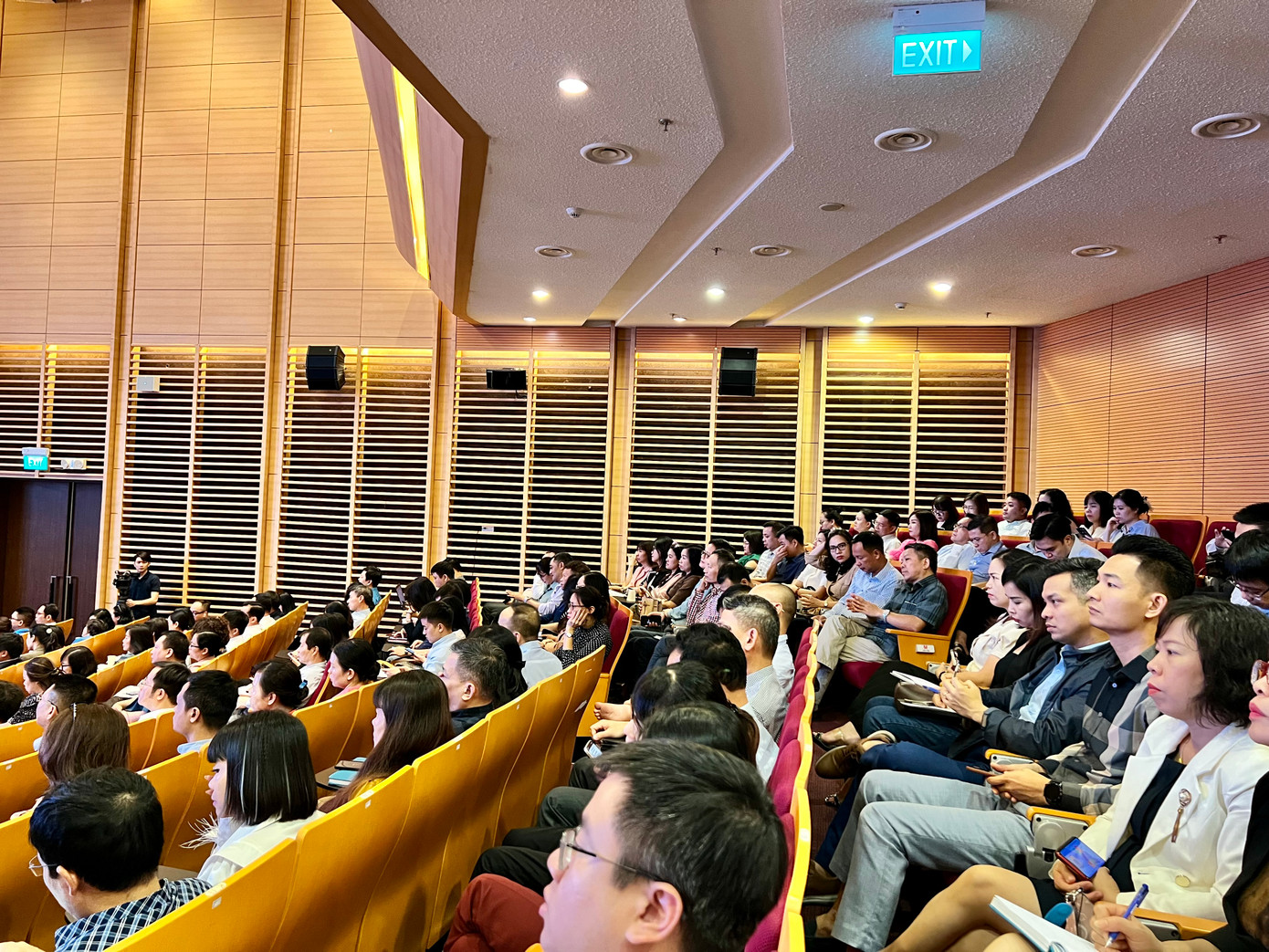 Hàng trăm cán bộ công đoàn thuộc nhiều bộ, ngành đã tham dự Hội nghị. Ảnh: Minh Tuấn.