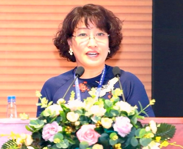 Bà Lê Hồng Hạnh cho rằng Công đoàn cần lắng nghe tâm tư nguyện vọng của người lao động nhiều hơn nữa Bà Lê Hồng Hạnh cho rằng Công đoàn cần lắng nghe tâm tư nguyện vọng của người lao động nhiều hơn nữa