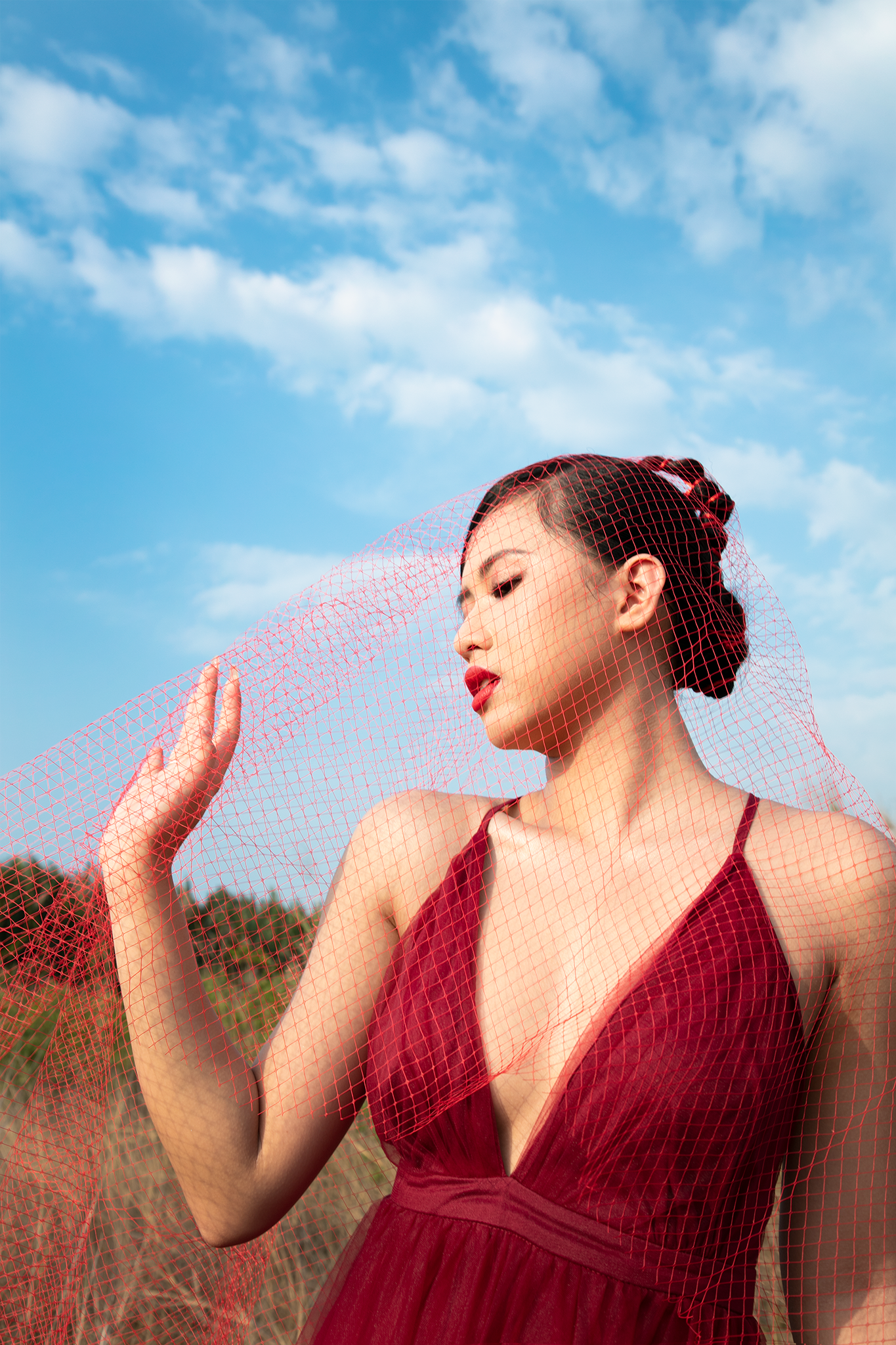 Phù Bảo Nghi sinh năm 2001, đến từ An Giang. Cô tham dự cuộc thi Hoa hậu Việt Nam 2020 và lọt vào top 22, đồng thời giành giải thưởng phụ &quot;Người đẹp Thể thao&quot;.