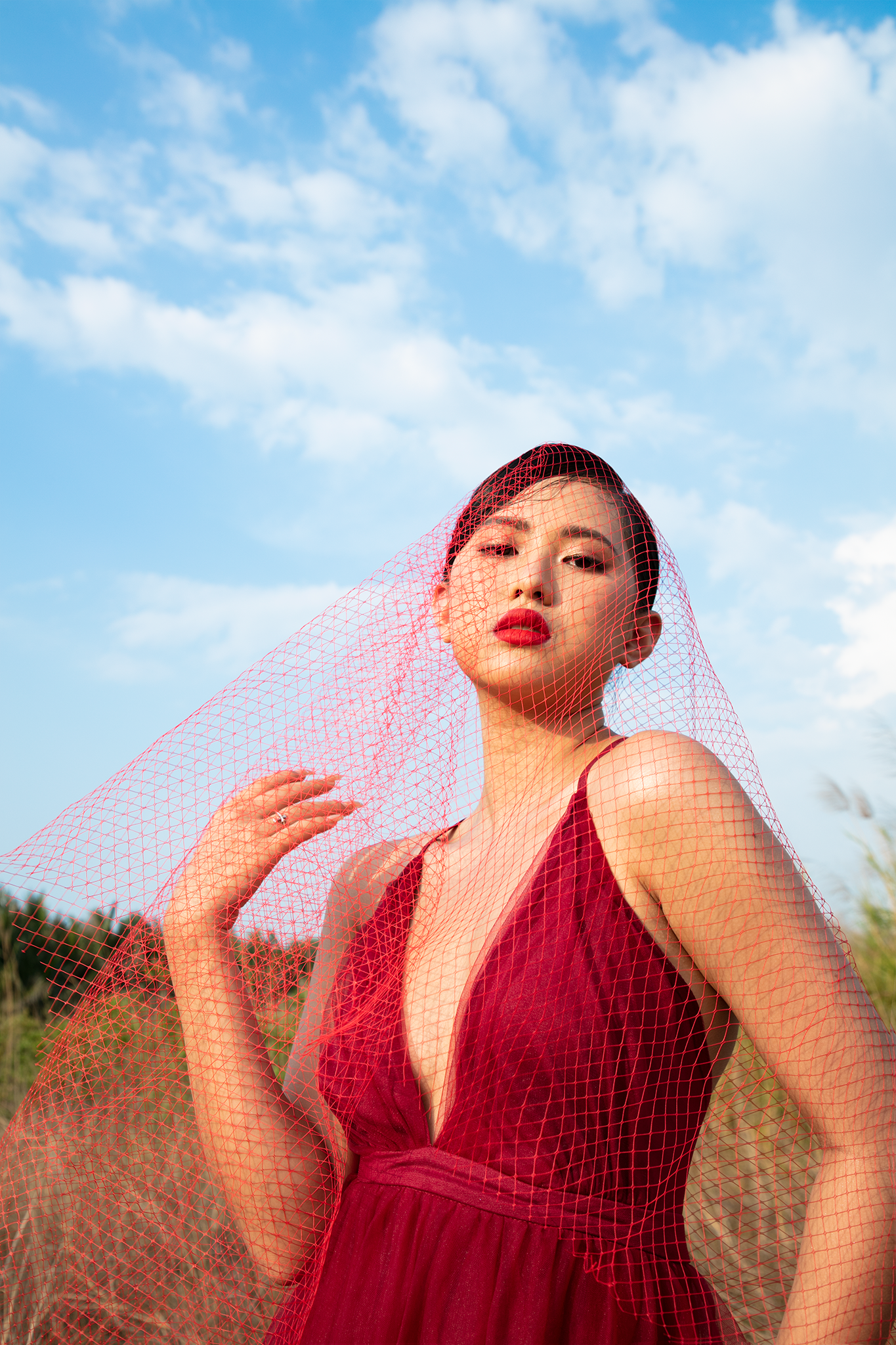 Ngoài ra, cô nàng còn khá đa tài khi giành nhiều huy chương trong các môn thể thao. Chỉ mới 19 tuổi, Bảo Nghi sở hữu tới 10 huy chương bơi, trong đó gồm 4 huy chương vàng. Cô cũng giành huy chương đồng trong bộ môn điền kinh. Ngoài ra, Bảo Nghi còn có khả năng chơi bóng chuyền, golf…