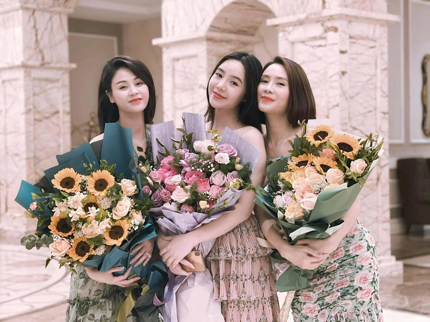 Khán giả vẫn đang chờ đợi một cái kết đẹp cho các cặp đôi trong phim: Hoàng (Việt Anh)- Minh (Lương Thu Trang); Kiên (Hồng Đăng)- Châu (Hồng Diễm); Trí (Đình Tú) - Ngọc (Quỳnh Kool). Khán giả vẫn đang chờ đợi một cái kết đẹp cho các cặp đôi trong phim: Hoàng (Việt Anh)- Minh (Lương Thu Trang); Kiên (Hồng Đăng)- Châu (Hồng Diễm); Trí (Đình Tú) - Ngọc (Quỳnh Kool).