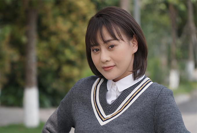 Để vào vai Phương Nam, Phương Oanh thay đổi hẳn ngoại hình và đầu tư diễn xuất. Để vào vai Phương Nam, Phương Oanh thay đổi hẳn ngoại hình và đầu tư diễn xuất.
