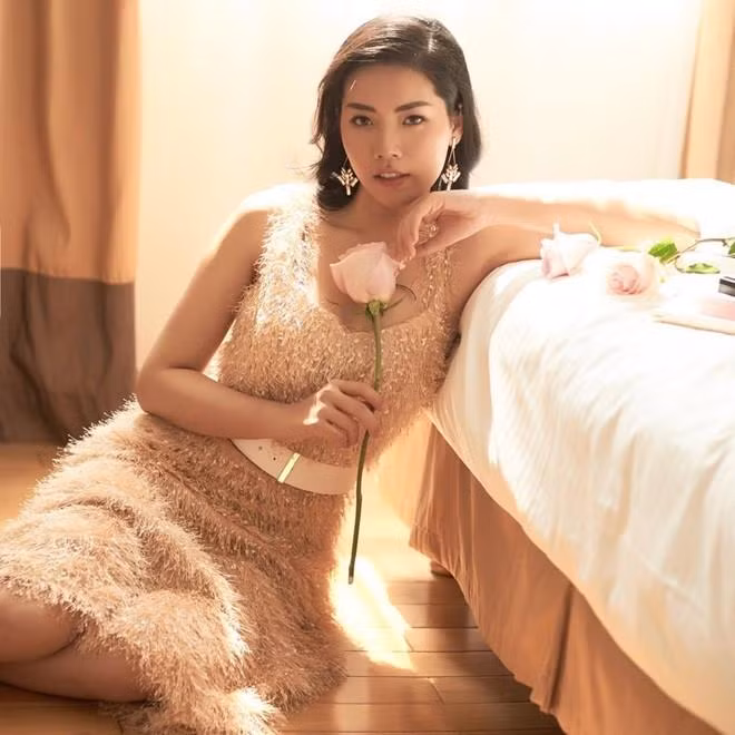 Hiện tại ngoài công việc điều dưỡng, Trúc Mai đang trau dồi thêm kỹ năng MC để có thể trở thành một người dẫn chương trình chuyên nghiệp trong tương lai.