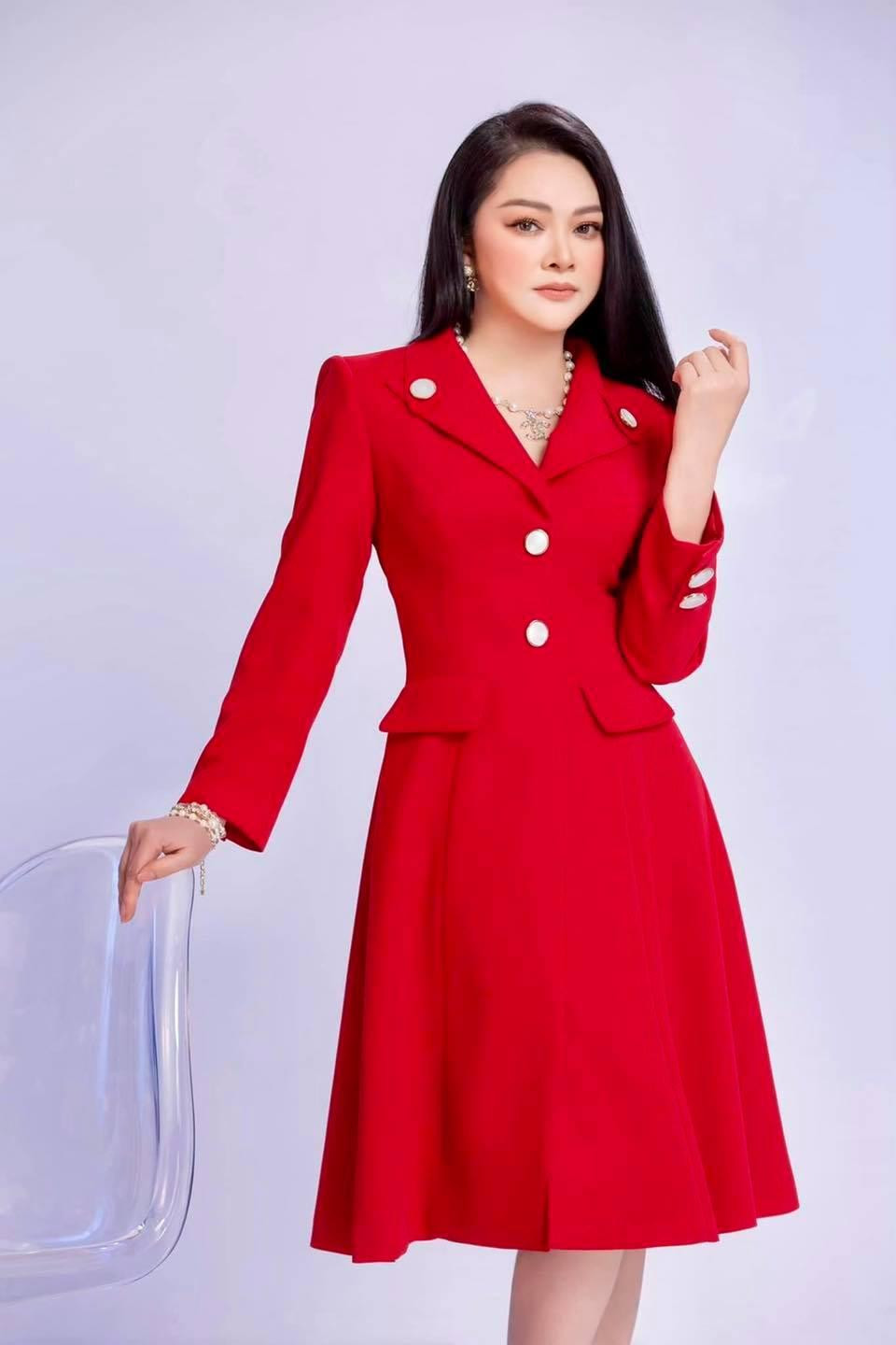 Không chỉ Trấn Thành, nhiều người hâm mộ không khỏi ngỡ ngàng khi thấy diện mạo mới của Như Quỳnh. Cô trở nên thon gọn và trẻ trung hơn. Số đông khán giả khẳng định, nhìn Như Quỳnh hiện tại thấy hình bóng của “Người tình mùa đông” năm xưa. Không chỉ Trấn Thành, nhiều người hâm mộ không khỏi ngỡ ngàng khi thấy diện mạo mới của Như Quỳnh. Cô trở nên thon gọn và trẻ trung hơn. Số đông khán giả khẳng định, nhìn Như Quỳnh hiện tại thấy hình bóng của “Người tình mùa đông” năm xưa.