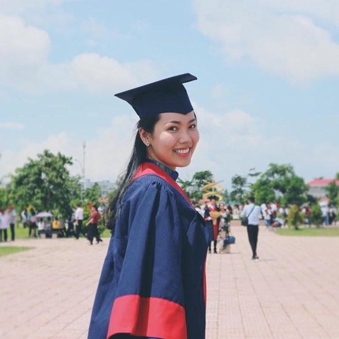 Ngoài ra, 9X còn tích cực tham gia các hoạt động xã hội. Năm 2016, cô được Trung ương Đoàn trao bằng khen vì những đóng góp tích cực trong các phong trào.