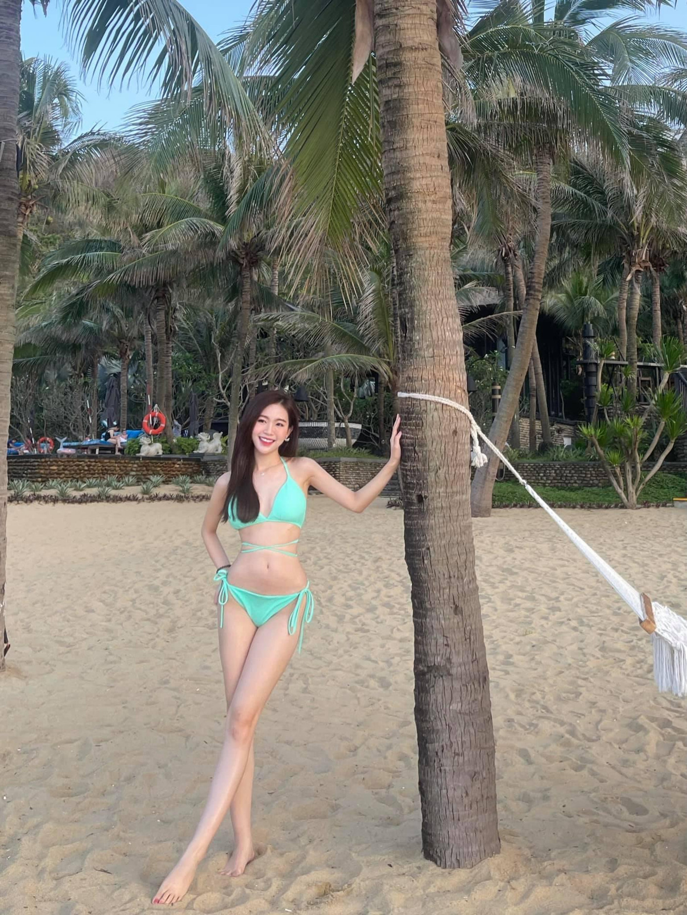 Đậu Hải Minh Anh, sinh năm 1999, hiện là sinh viên Đại học Kinh tế- Luật (thuộc Đại học quốc gia TPHCM). Minh Anh khẳng định, cô hoàn toàn hài lòng với kết quả mà mình đã đạt được. Tuy có hối tiếc nhưng đó là thành quả cho sự cố gắng và nỗ lực của cô trong suốt hành trình 3 tháng của cuộc thi.