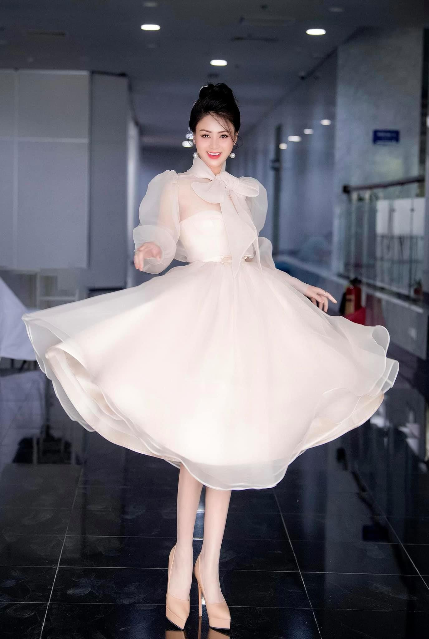 Lương Thu Trang từng chia sẻ: “Với tôi, khó nhất trong bộ phim này là khai thác tâm lý nhân vật vai Minh. Như khán giả đã theo dõi nửa chặng đường của Hướng dương ngược nắng, Minh là một cô gái khá thú vị. Chính tính cách phức tạp đã thu hút tôi muốn được thử sức với bộ phim lần này”.