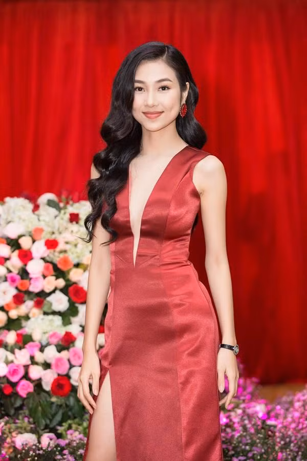 Năm 2018, Kiều Vỹ bất ngờ lấn sân sang lĩnh vực kinh doanh và lên xe hoa năm 2019. Ông xã của người đẹp xứ Quảng là một doanh nhân hơn cô vài tuổi.