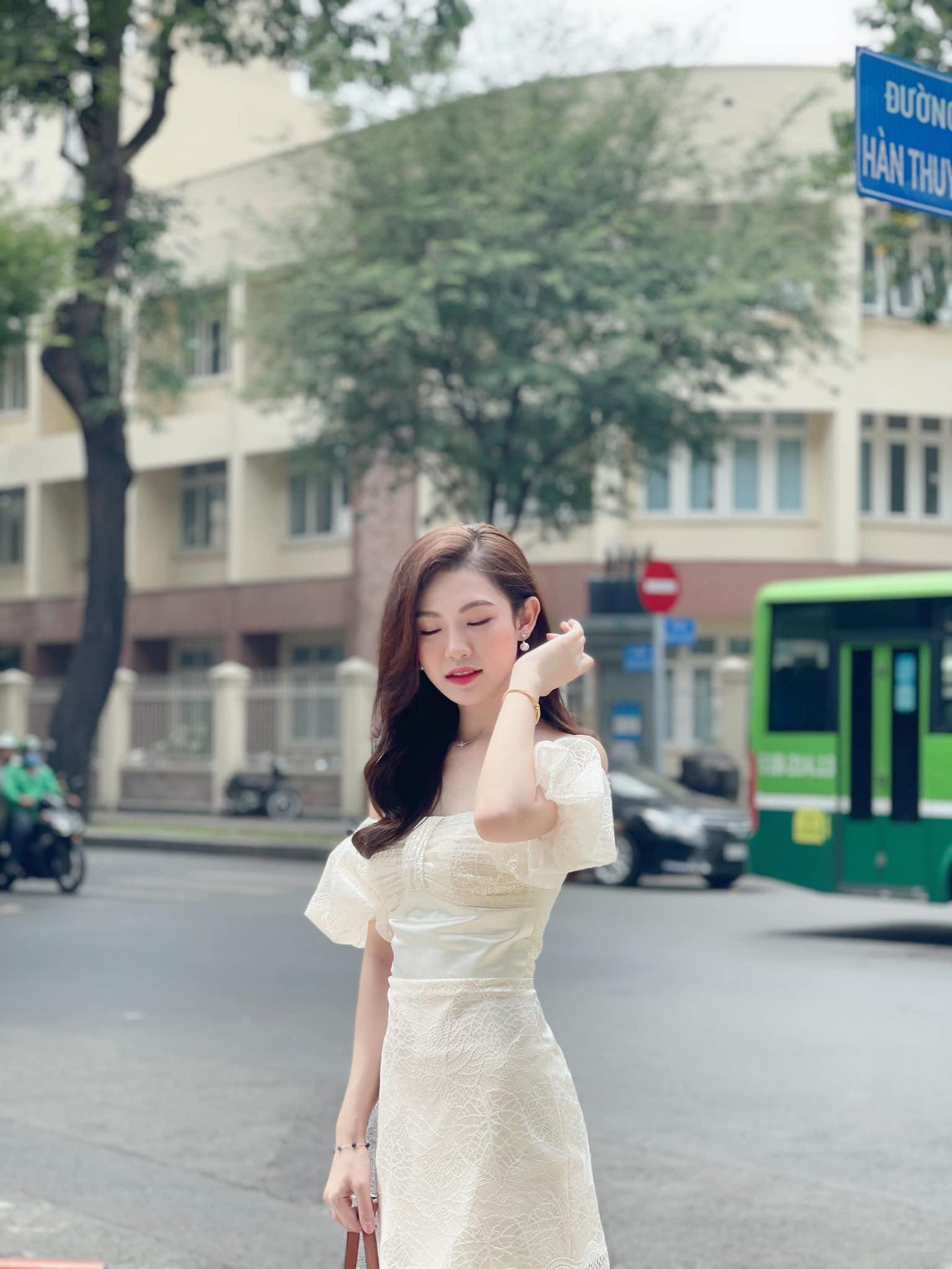 Có thể thấy, Minh Anh ưu tiên cho việc học thay vì nhận show hay tham gia showbiz như một số người đẹp khác trong cuộc thi.