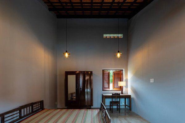 Không gian phòng ngủ được thiết kế khá đơn giản