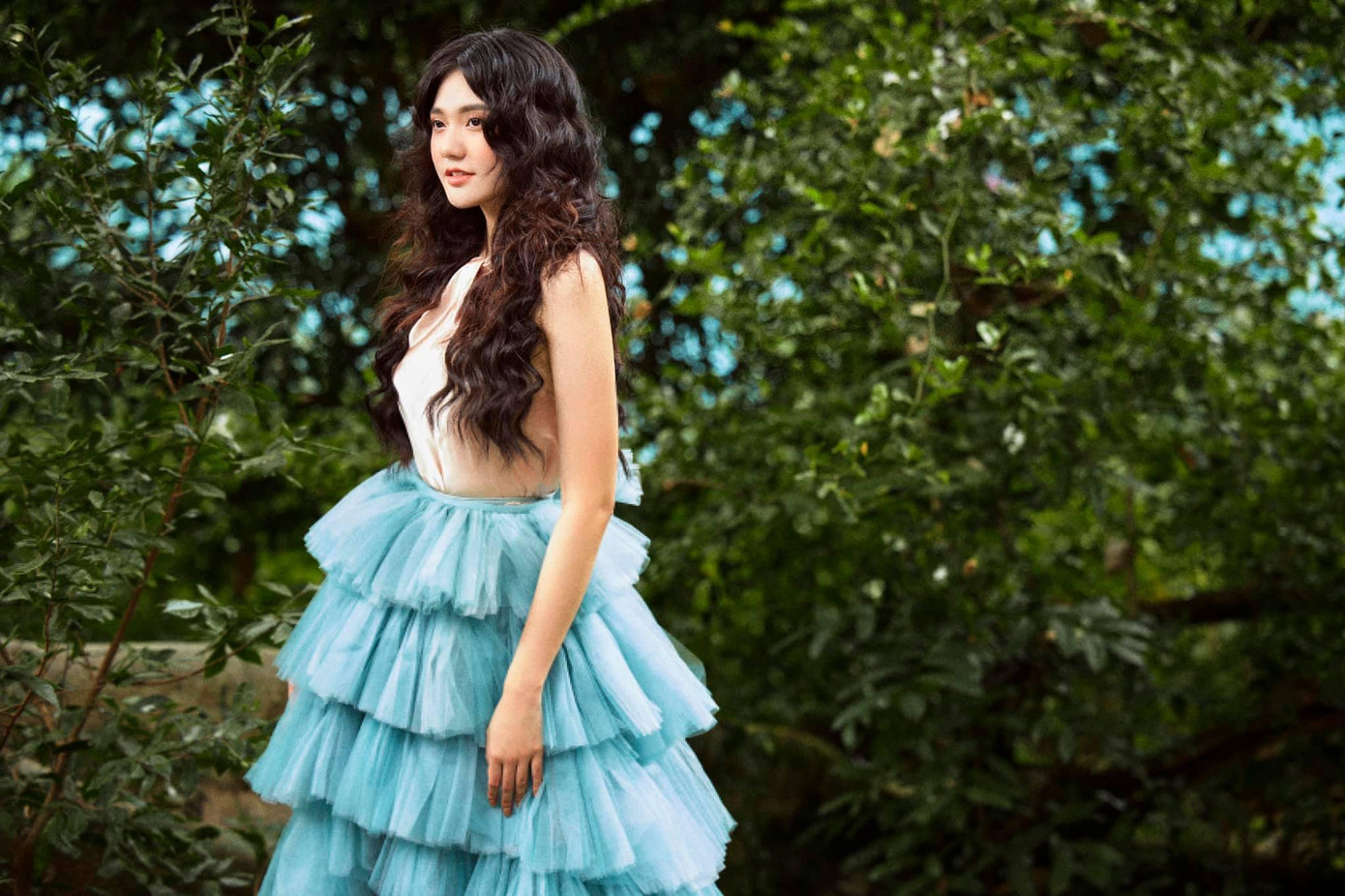 Võ Ngọc Hồng Đào sinh năm 2000, đến từ TP.HCM. Hồng Đào sở hữu chiều cao 1,73 m và số đo 3 vòng: 76-63-95 cm. Cô giành vương miện Hoa khôi Đại học Hoa sen 2020 và là 1 trong 35 thí sinh lọt vào vòng Chung kết Hoa hậu Việt Nam 2020.