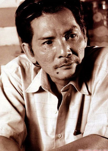 Thương Tín từng bị phạt 3 năm tù nhưng được hưởng án treo về tội Đánh bạc và Tổ chức đánh bạc. Đầu năm nay ông hết hạn thử thách 5 năm